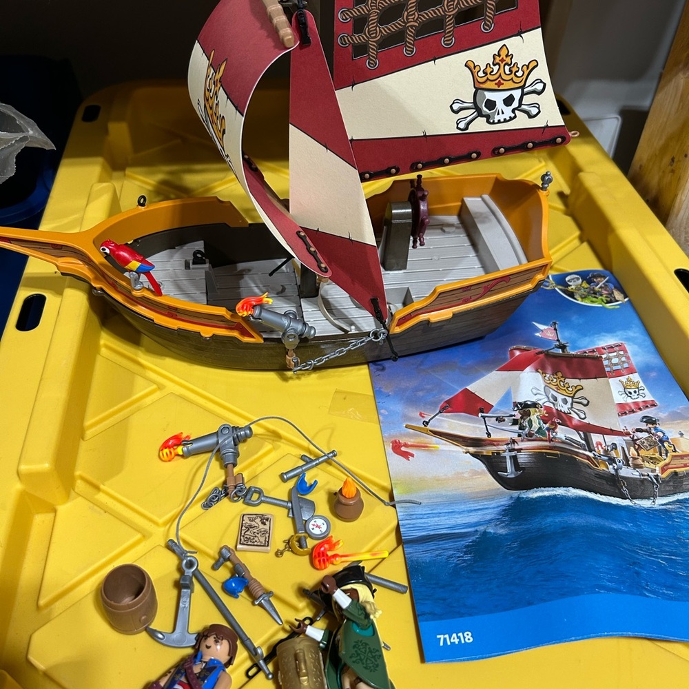 playmobil pirateship